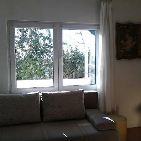 Apartment Holiday Haire *